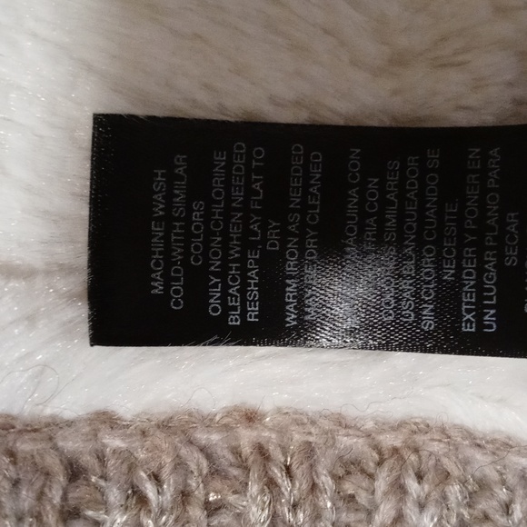 ❄️White House Black Market❄️ - Knit Faux Fur Infinity Scarf - Picture 9 of 11